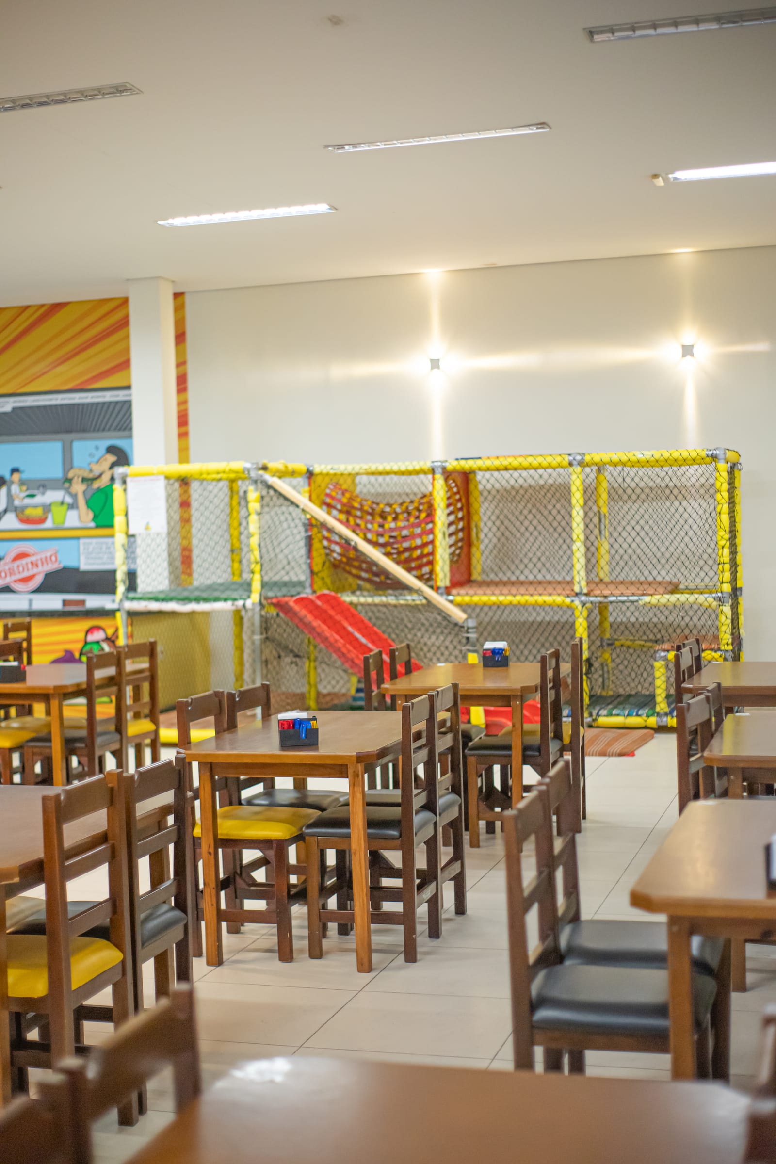 Vista do salão com o espaço kids
